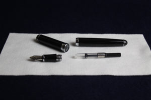 Jinhao X750 fountain pen with left oblique nib for Arabic calligraphy