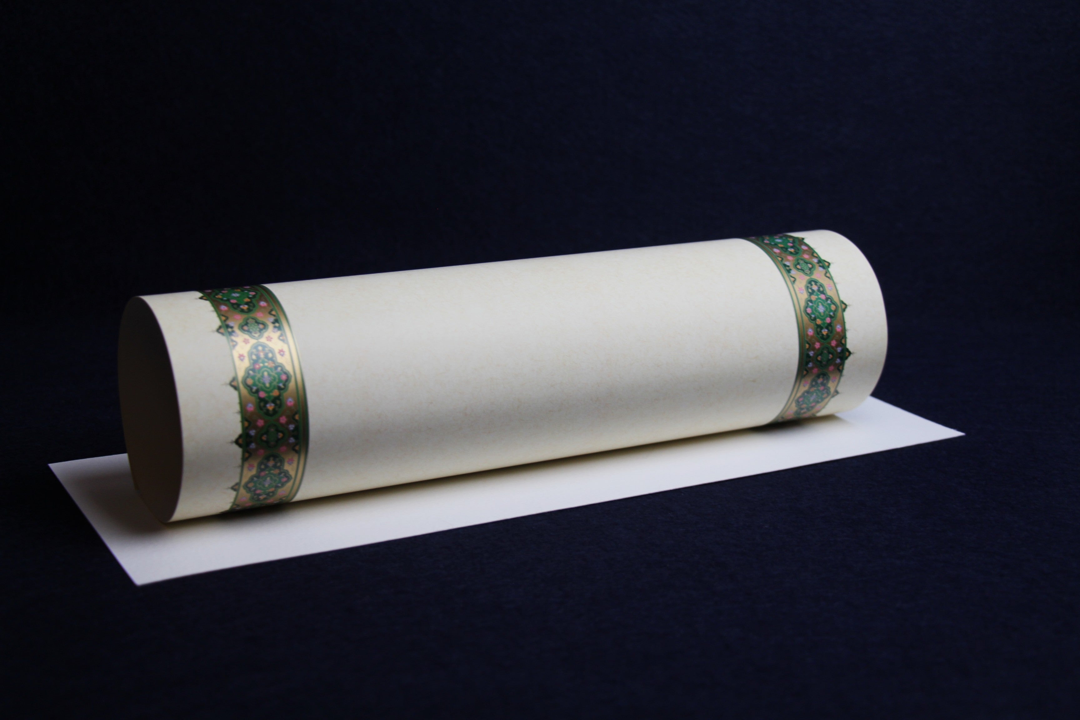 Loose sheets of paper with illuminated borders - pattern no. 12, gold and green for Arabic calligraphy