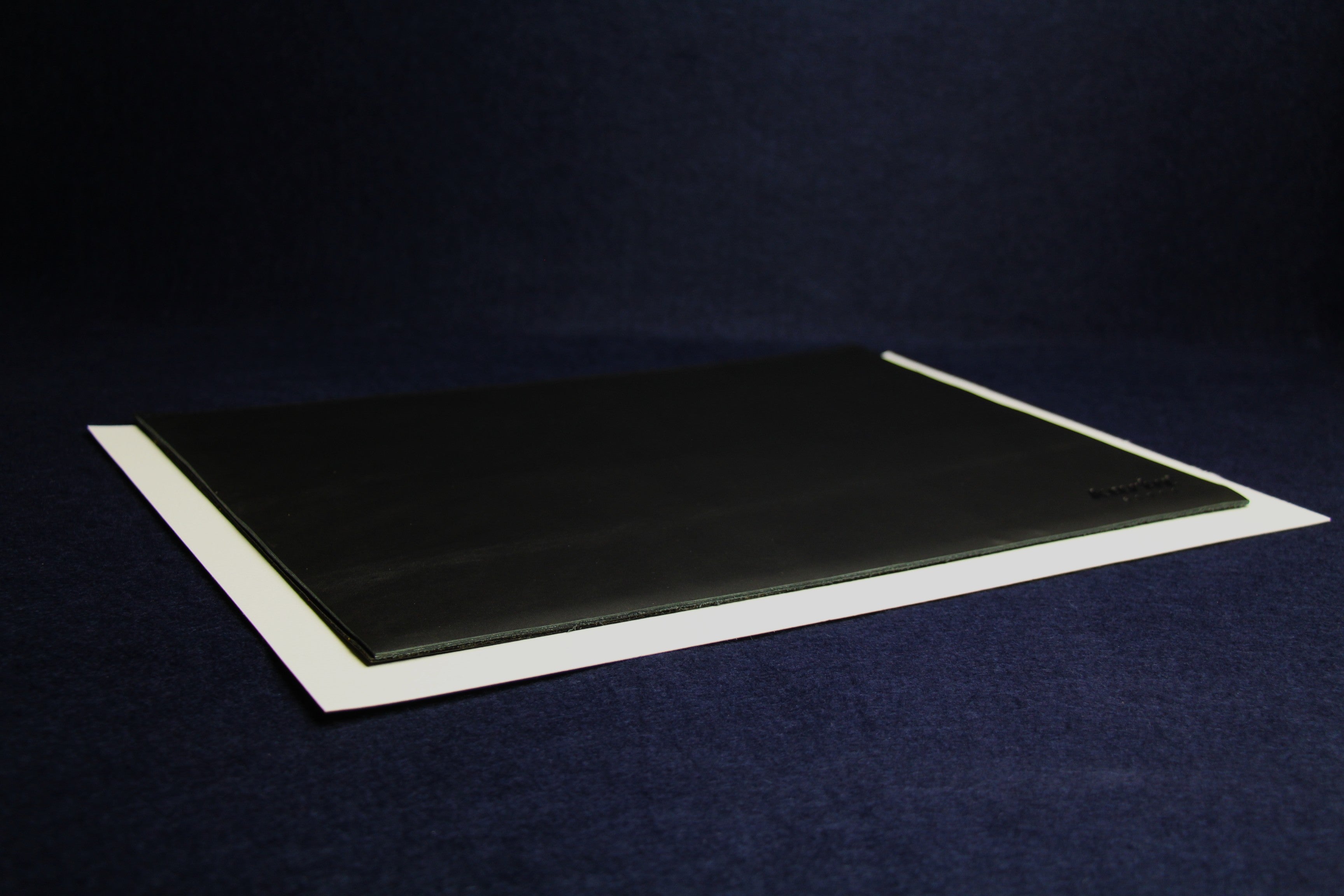 Leather writing mat with backing: 40 x 30 cm - black