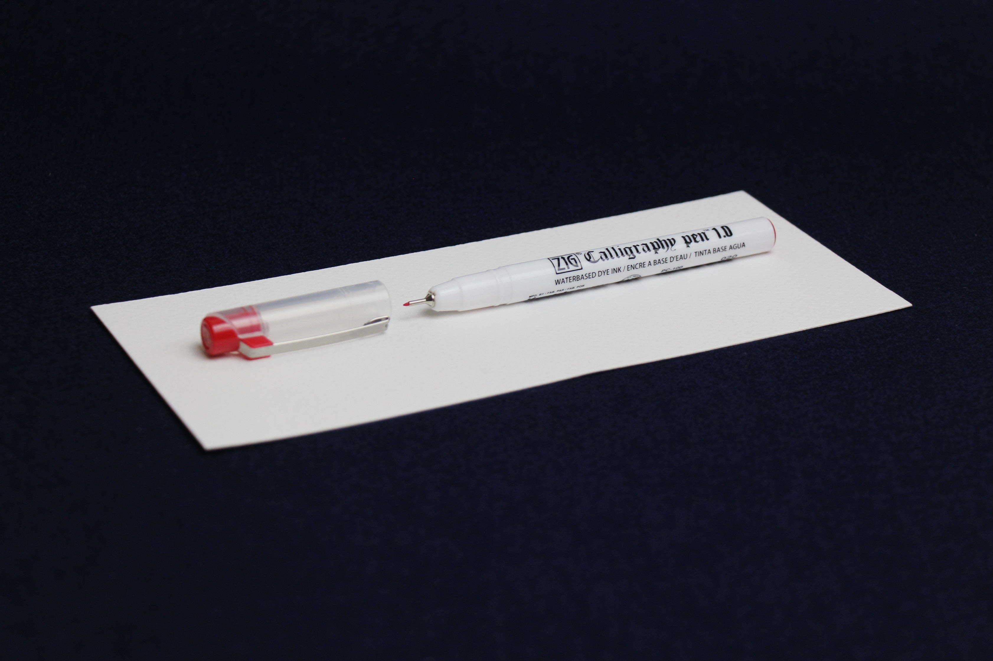 Red Kuretake ZIG Calligraphy Pen with chiselled oblique nib for Arabic calligraphy: 1 mm