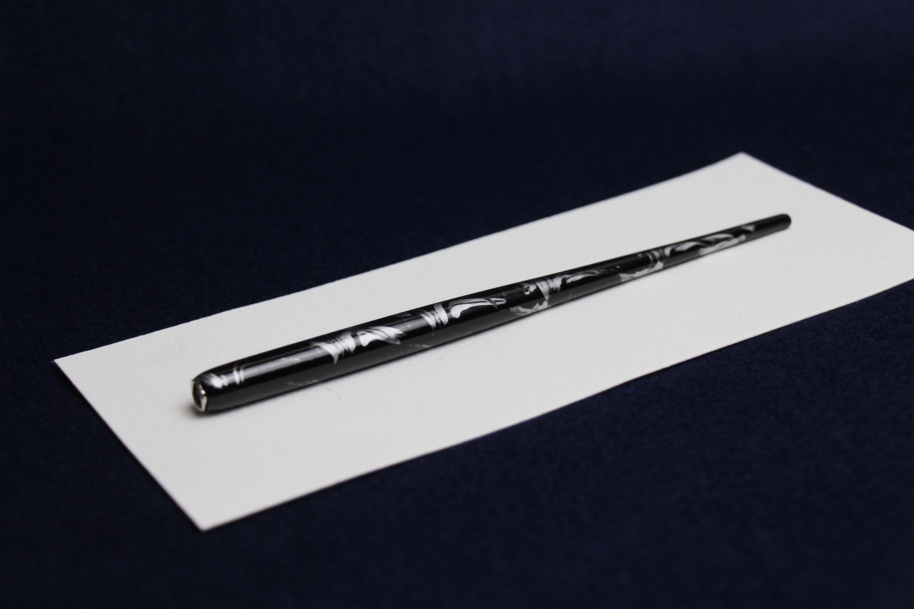 Standard nib holder - grey on black marble