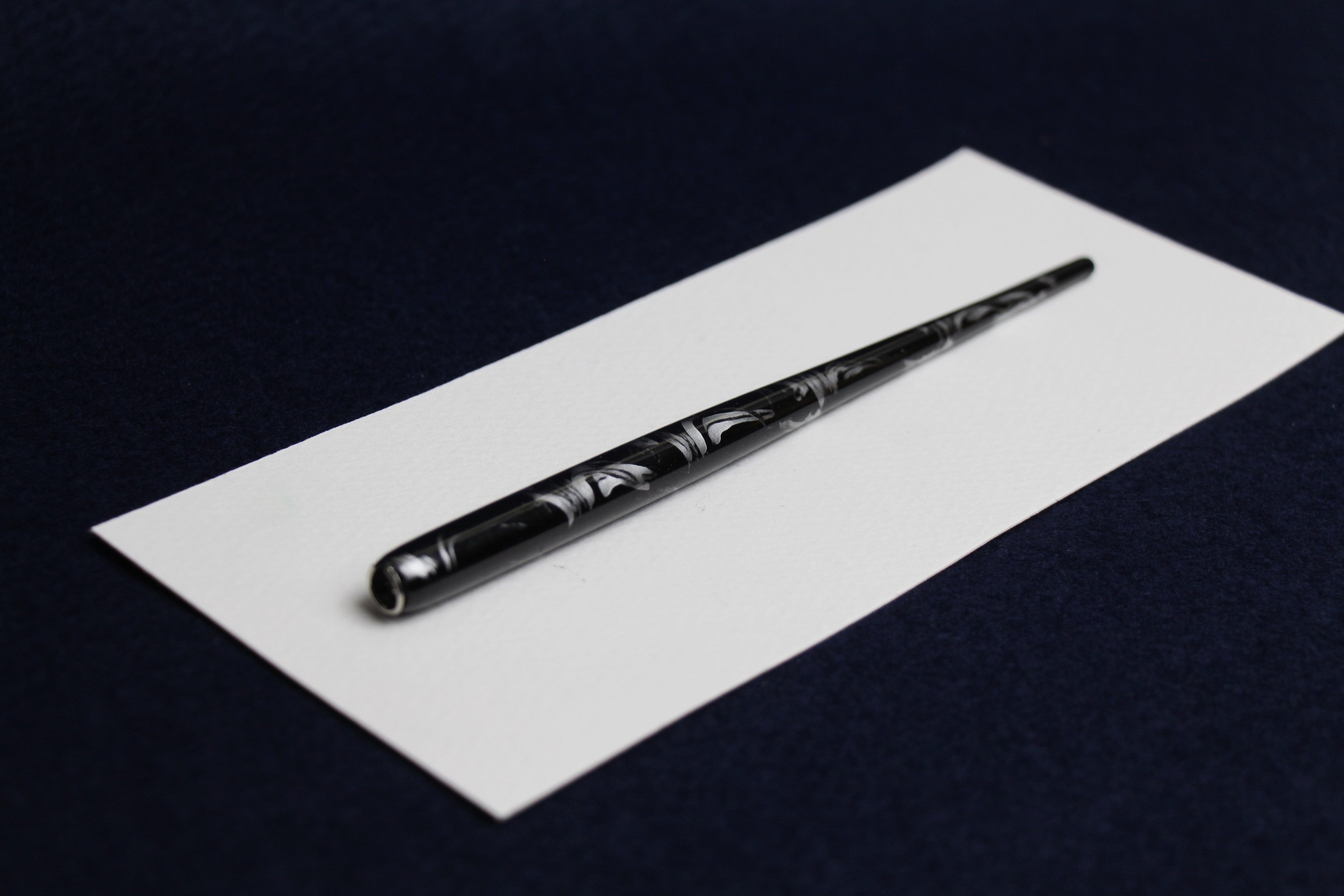 Standard nib holder - grey on black marble
