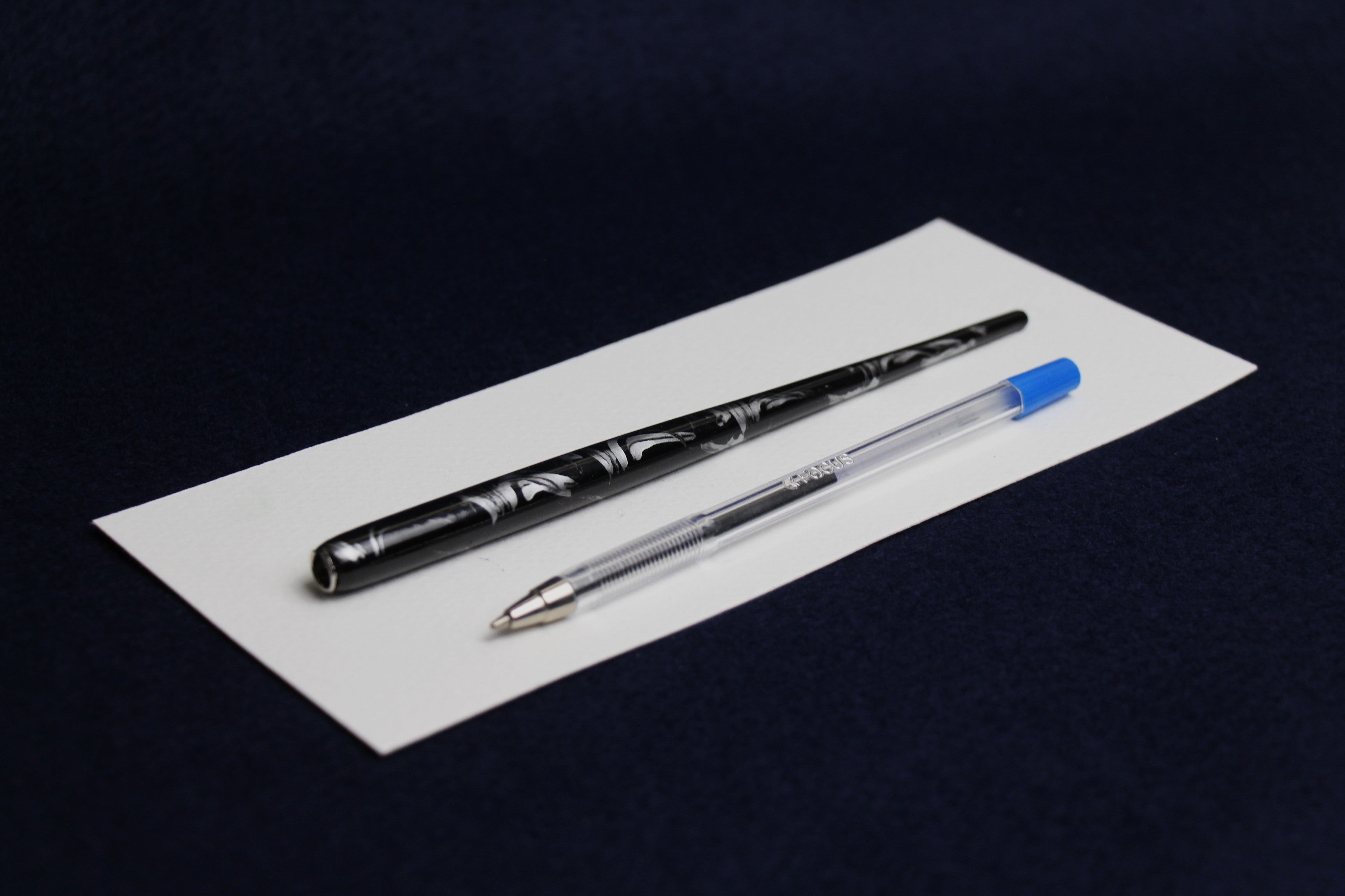 Standard nib holder - grey on black marble