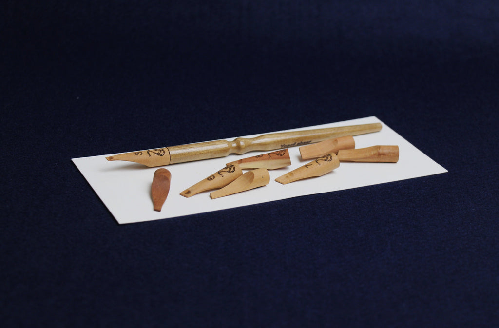 Juniper wood set of 8 screw-on left oblique nibs and one wooden handle for Arabic calligraphy, dip pen