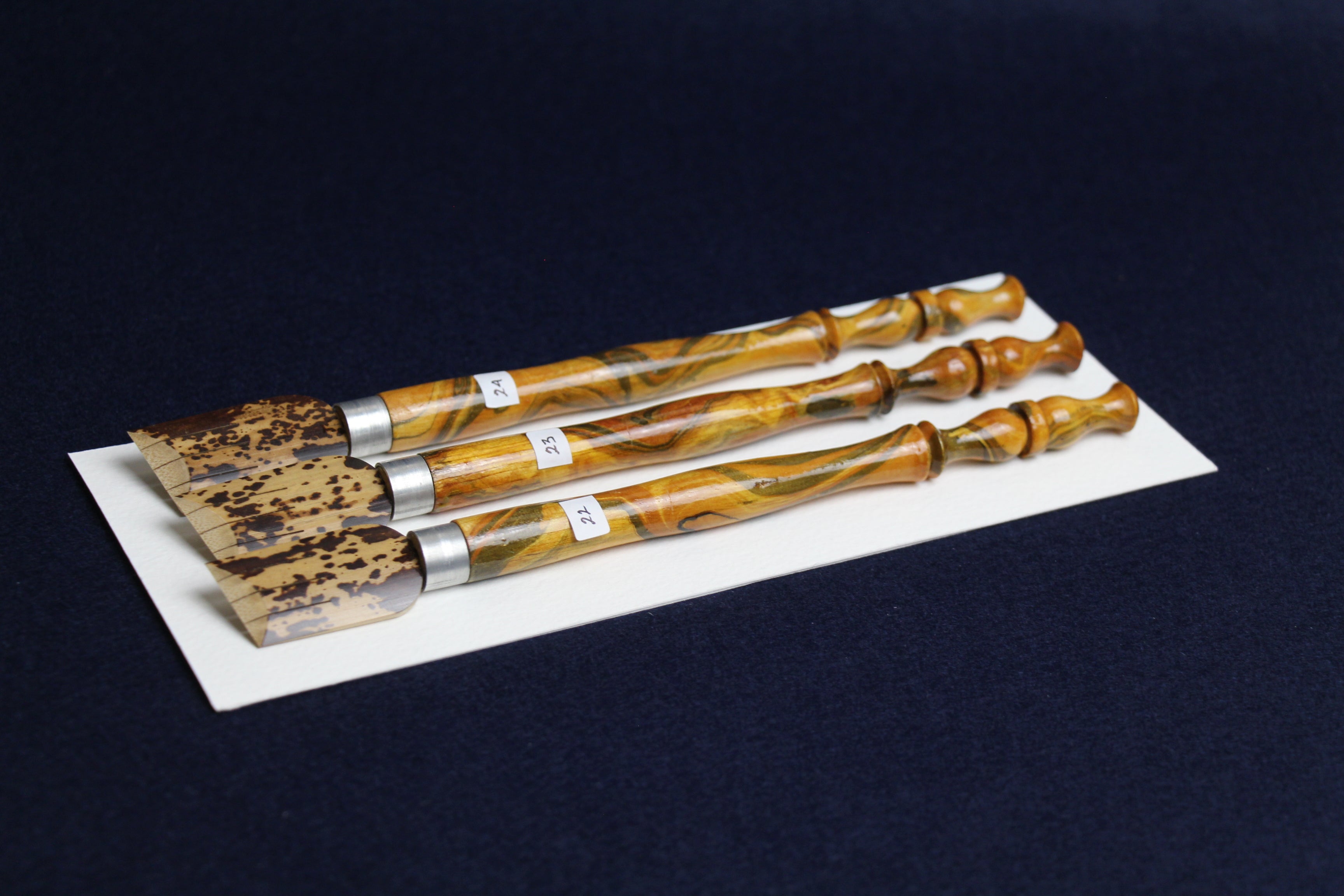 Set of 3 bamboo qalams for Arabic calligraphy: 22 - 24 mm, dip pens with left oblique nibs