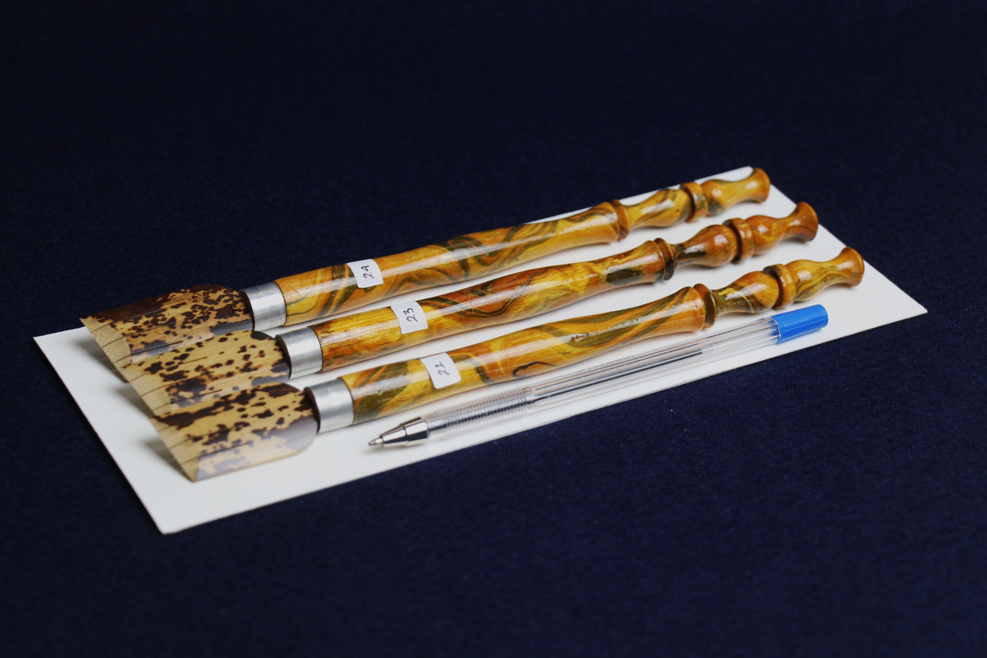 Set of 3 bamboo qalams for Arabic calligraphy: 22 - 24 mm, dip pens with left oblique nibs
