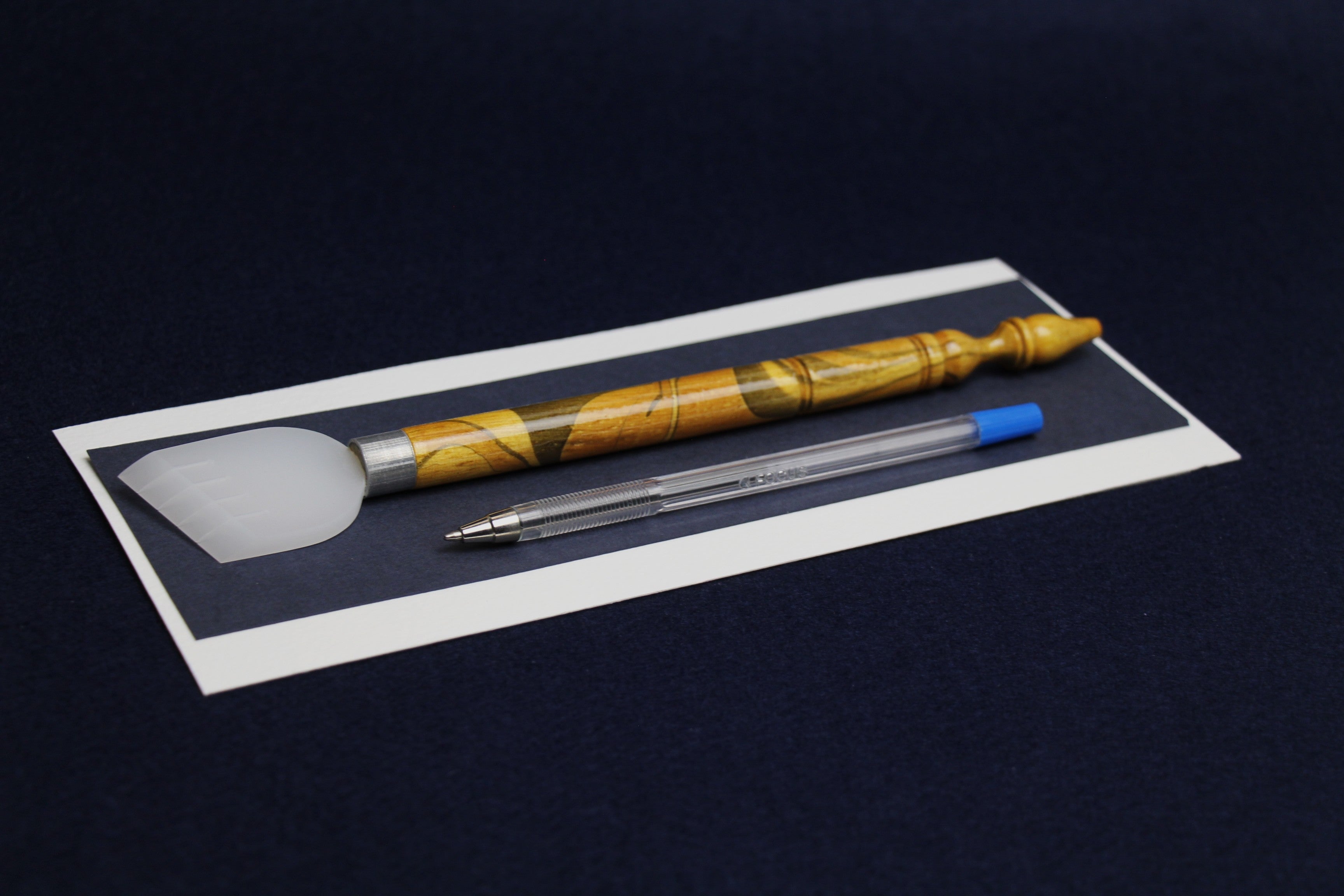 Wide pen with acrylic left oblique nib for Arabic calligraphy: 31 - 35 mm