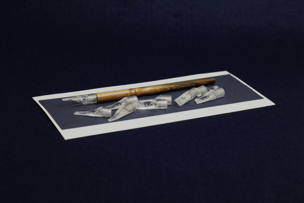 Set of 9 screw-on clear left oblique acrylic nibs and one wooden handle for Arabic calligraphy