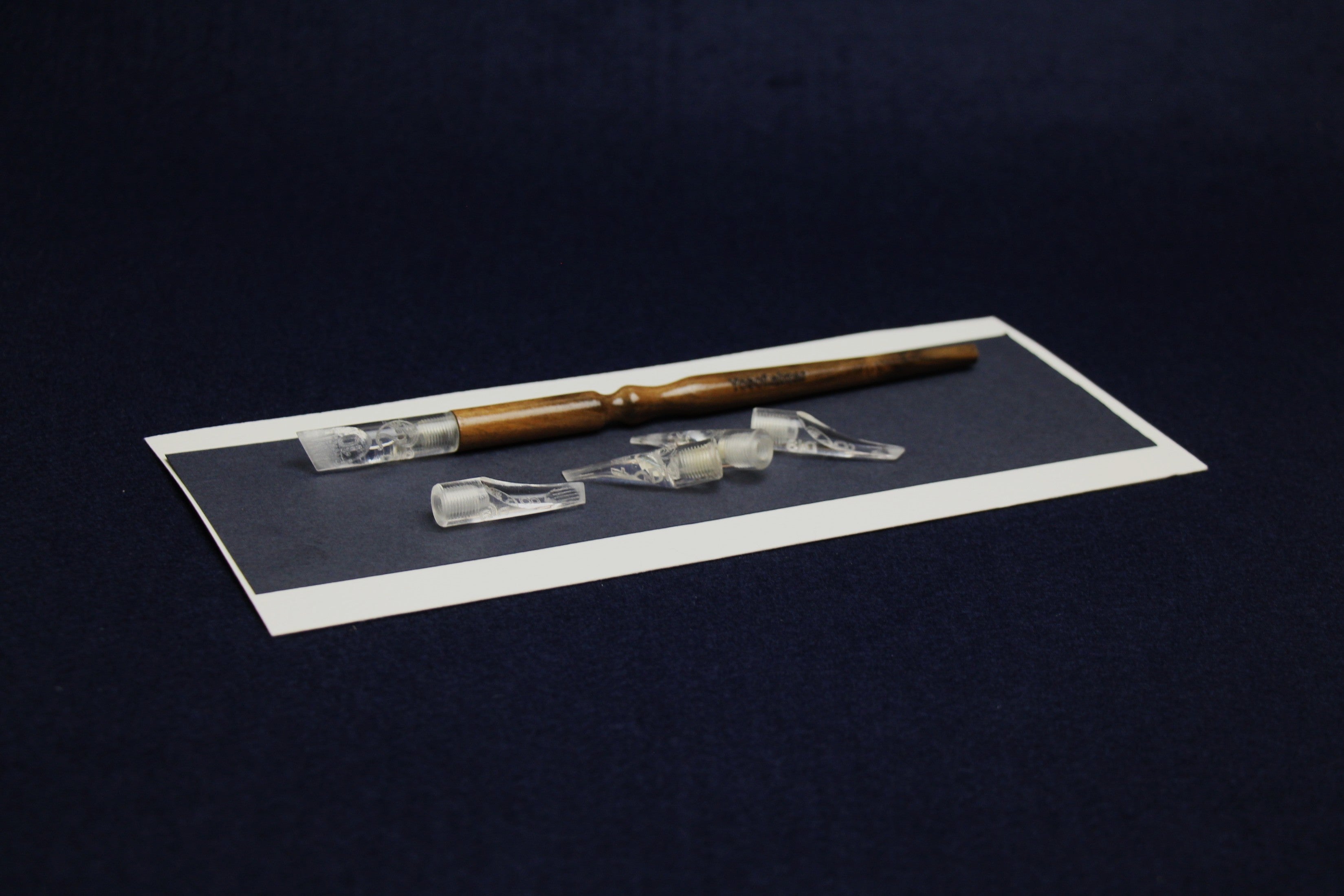 Set of 5 screw-on clear, acrylic left oblique nibs and one wooden handle for Arabic calligraphy