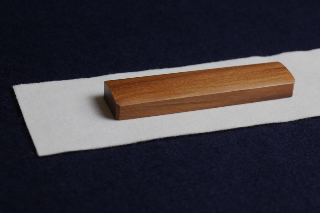 Juniper wood makta with sanding paper for cutting pens for Arabic calligraphy