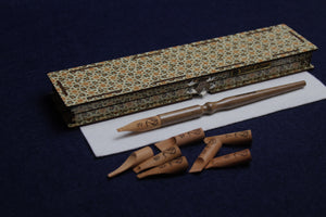 Juniper wood set of 8 screw-on nibs and one wooden handle