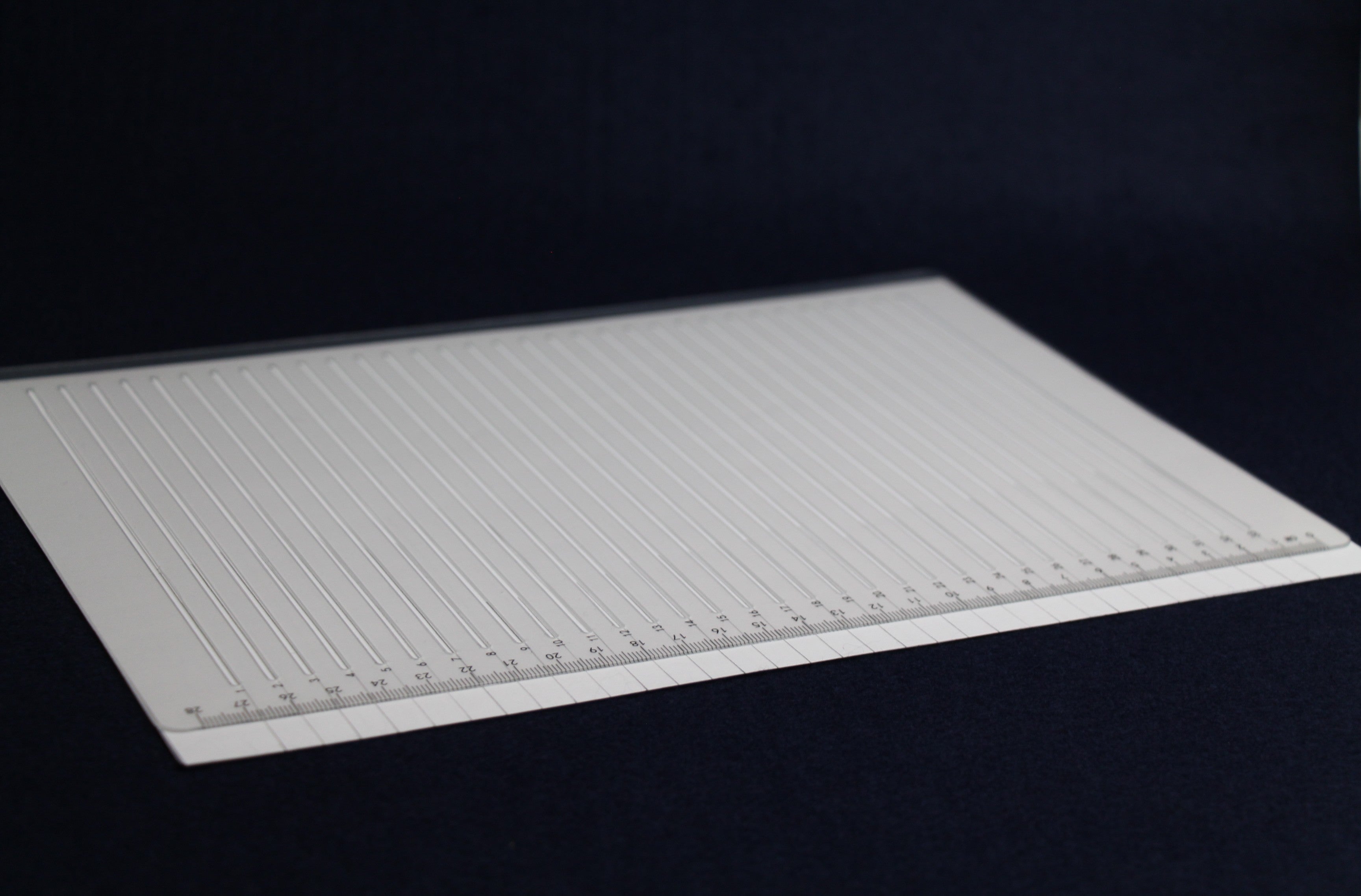 Plastic straight line A4 stencil - 33 lines with 8 mm line gap