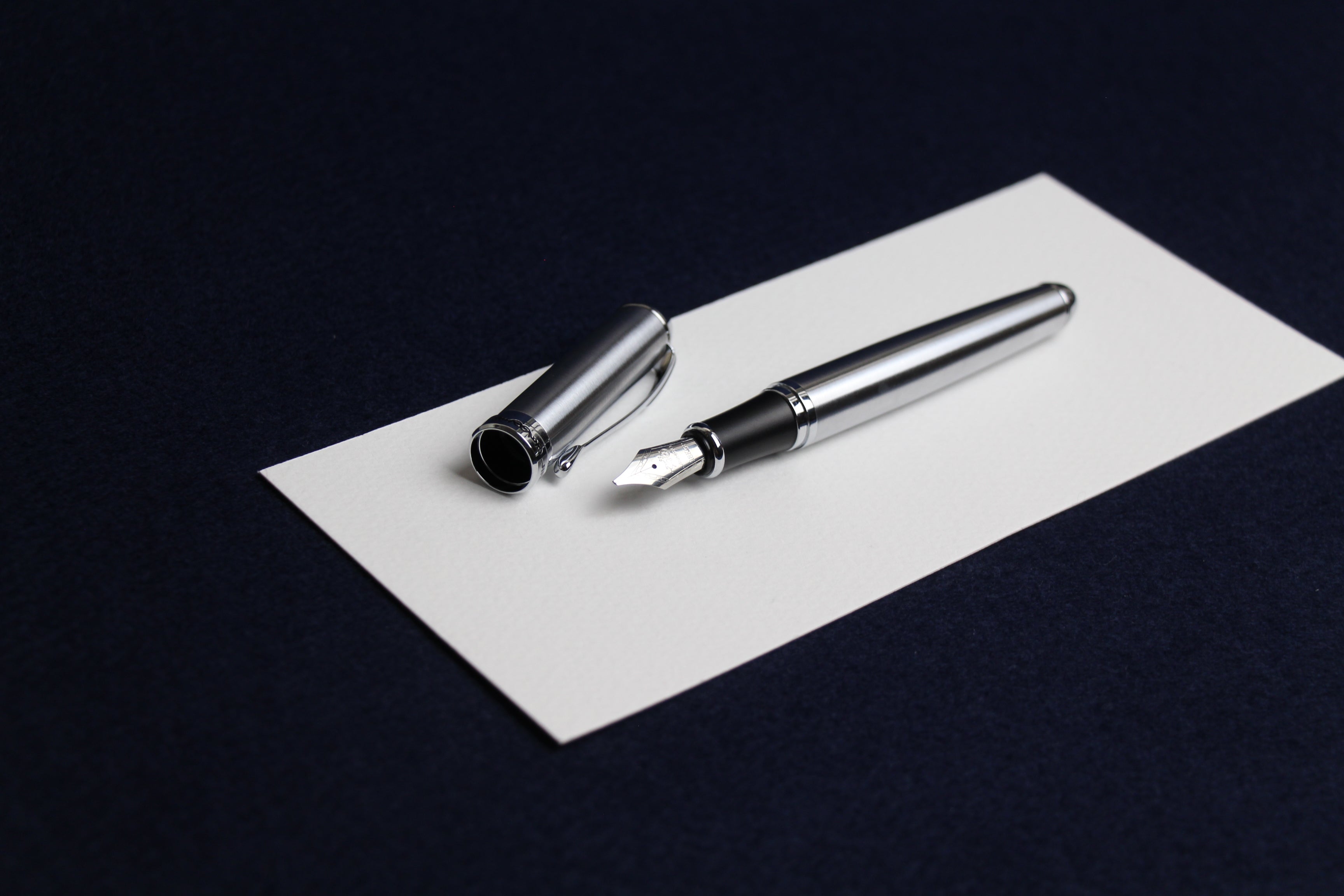 Jinhao X750 fountain pen with left oblique nib - silver; Arabic calligraphy