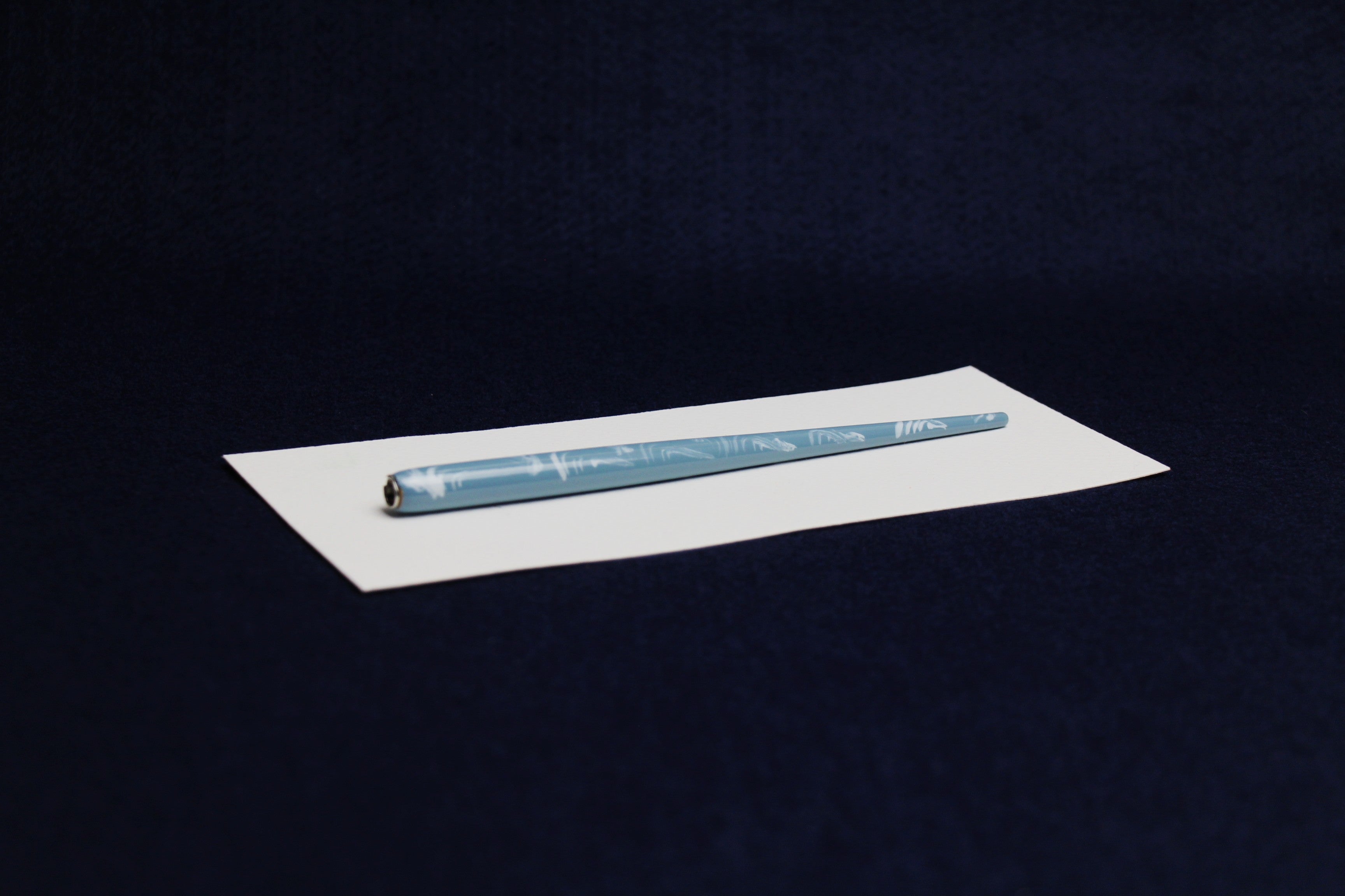 Standard nib holder - grey on dusty blue marble