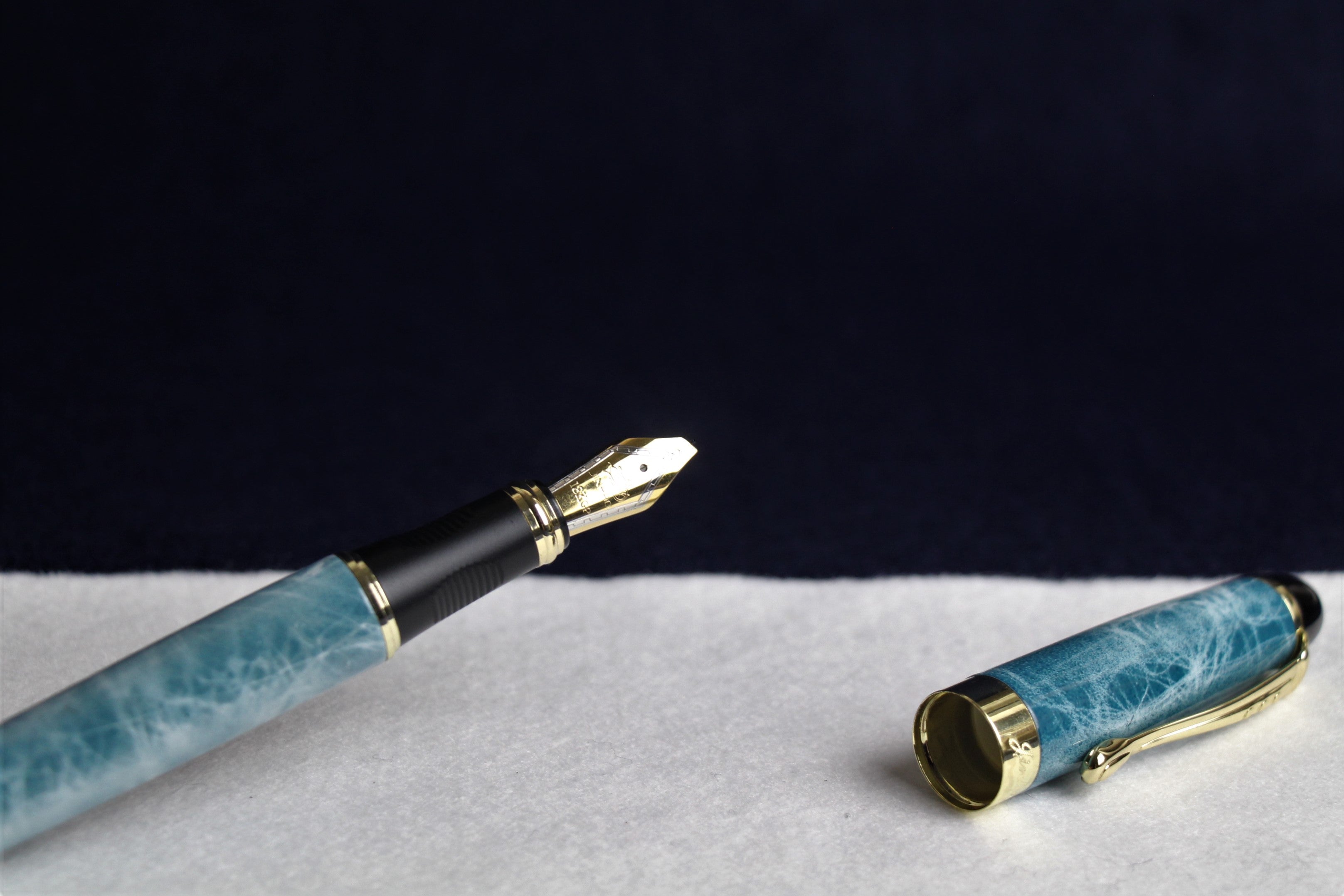 Jinhao X450 fountain pen with left oblique nib for Arabic calligraphy
