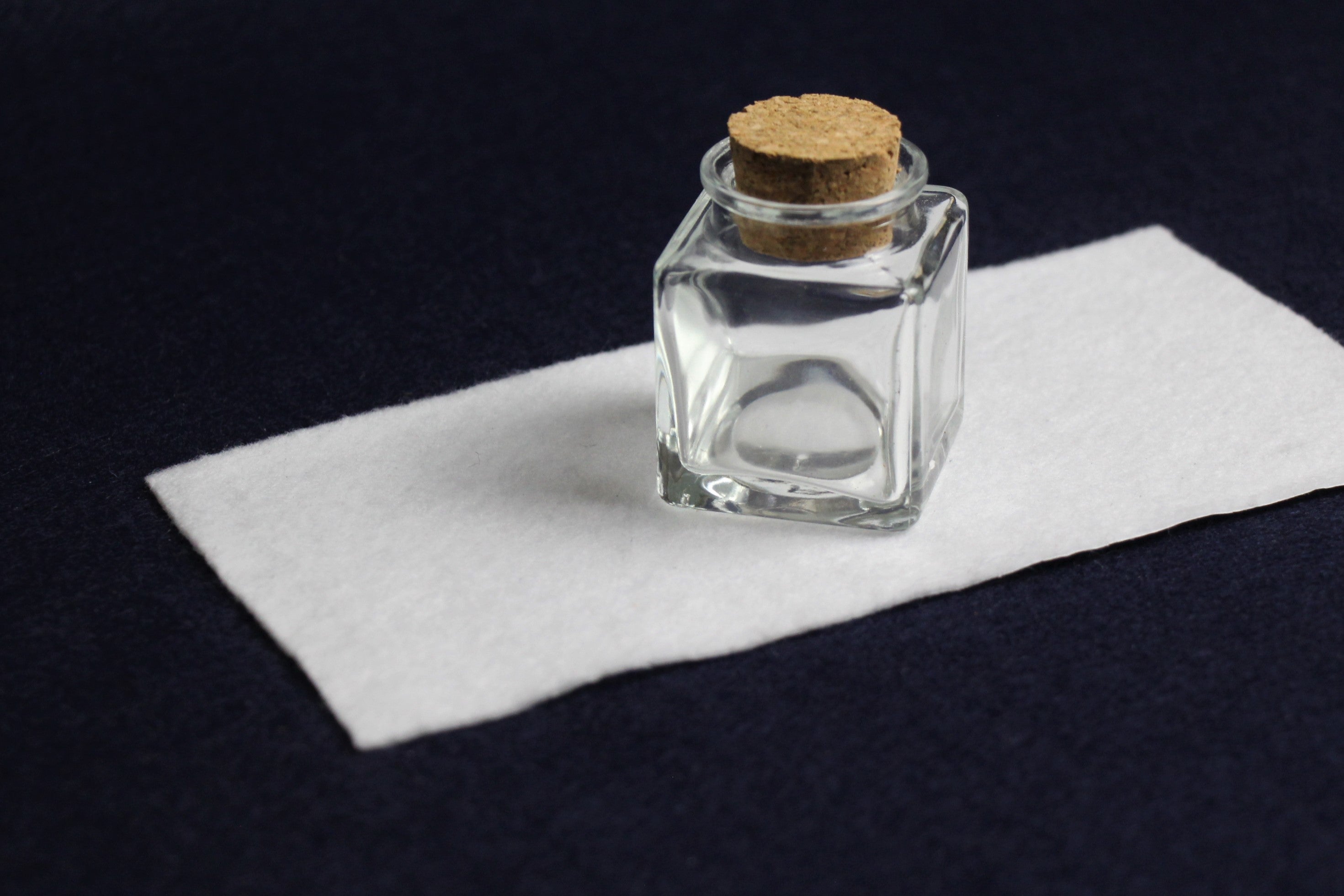 Square glass inkwell with cork stopper for Arabic calligraphy 3