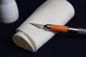 Set of accessories for ahar paper - chalk powder, correction knife, wool felt